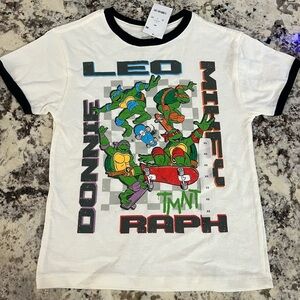 Nickelodeon White T-Shirt with Colorful Ninja Turtles